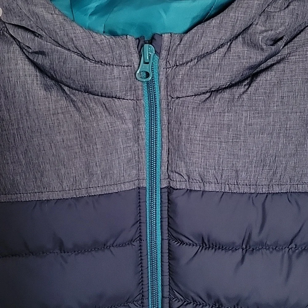Sonoma boys winter vest, size 7. NWOT.  Navy blue, gray and green trim.